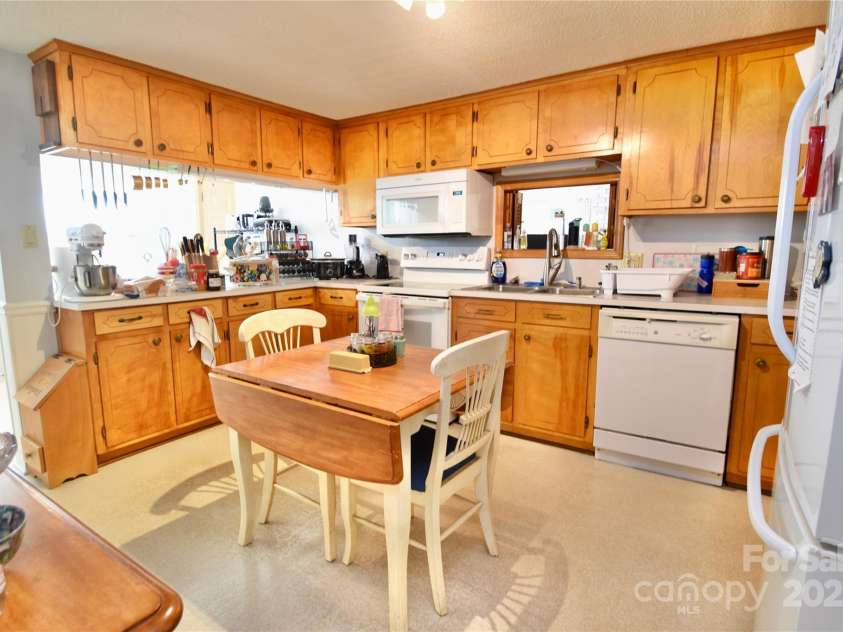 105 Venus Avenue, Gastonia, NC 28052.  MLS# CAR4263522, YatesRealty ID 18345. 