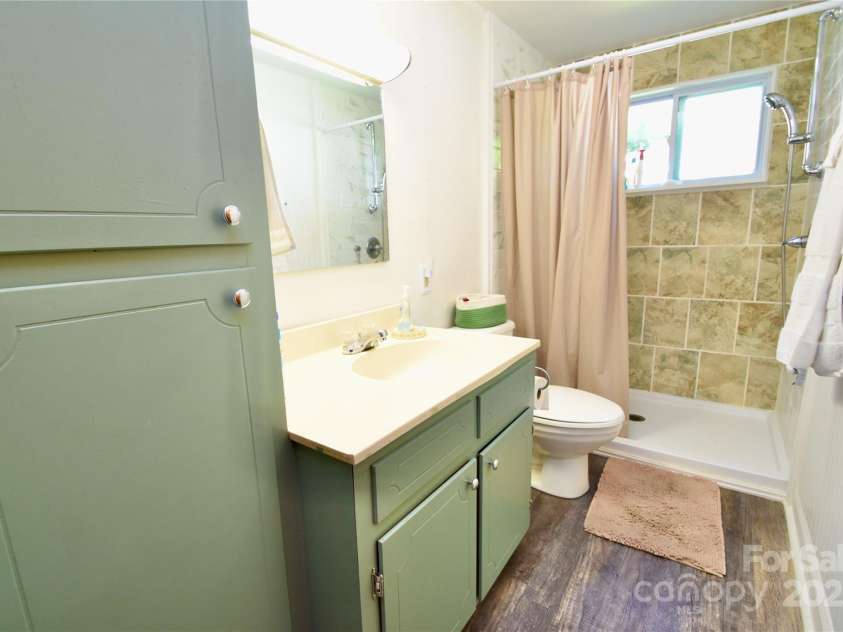 105 Venus Avenue, Gastonia, NC 28052.  MLS# CAR4263522, YatesRealty ID 18345. 