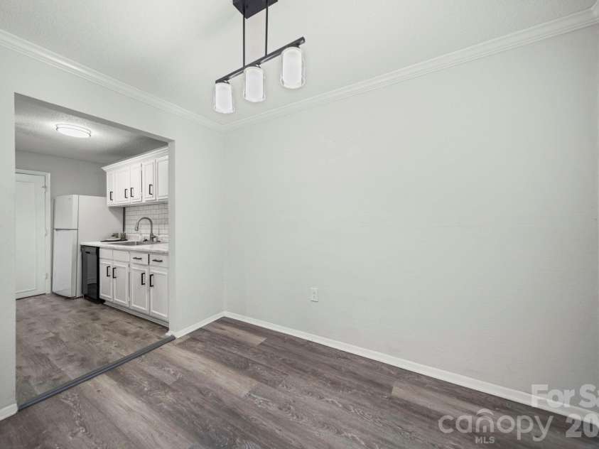 5026 Sardis Road, Charlotte, NC 28270.  MLS# CAR4367140, YatesRealty ID 18345. 