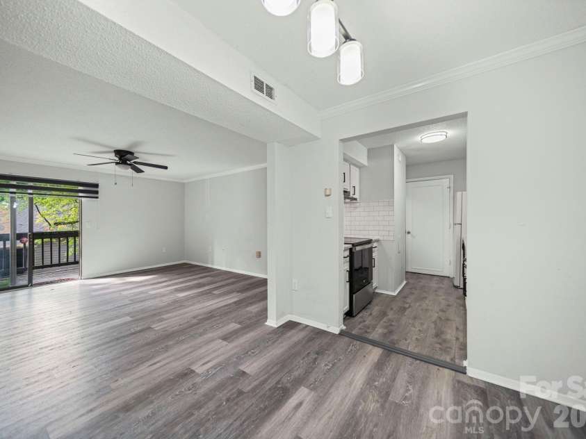 5026 Sardis Road, Charlotte, NC 28270.  MLS# CAR4367140, YatesRealty ID 18345. 