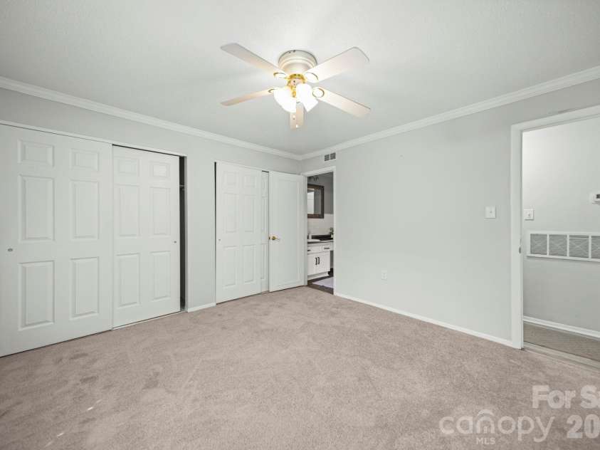 5026 Sardis Road, Charlotte, NC 28270.  MLS# CAR4367140, YatesRealty ID 18345. 