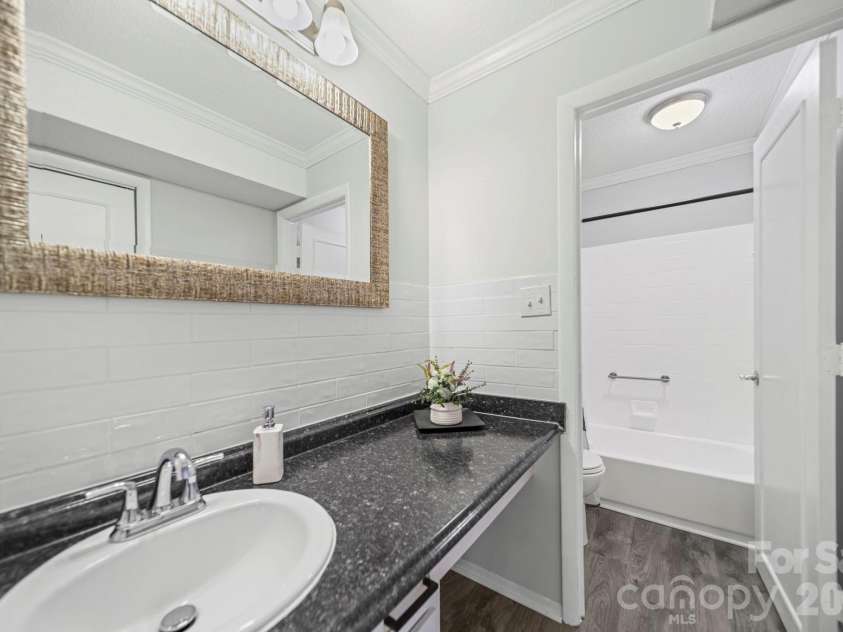 5026 Sardis Road, Charlotte, NC 28270.  MLS# CAR4367140, YatesRealty ID 18345. 