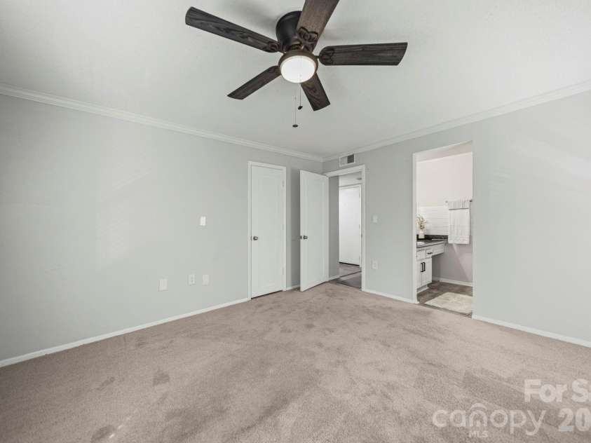 5026 Sardis Road, Charlotte, NC 28270.  MLS# CAR4367140, YatesRealty ID 18345. 