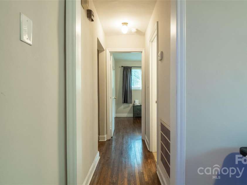 1211 Campus Street, Charlotte, NC 28216.  MLS# CAR4268687, YatesRealty ID 18348. 