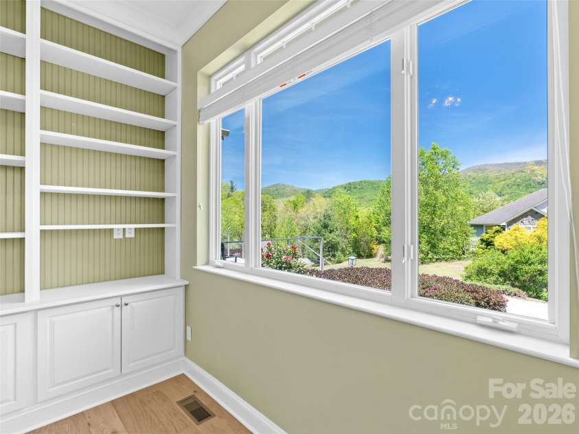 16 Chickadee Lane, Fairview, NC 28730.  MLS# CAR4375126, YatesRealty ID 18349. And amazing views