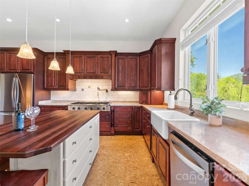 16 Chickadee Lane, Fairview, NC 28730.  MLS# CAR4375126, YatesRealty ID 18349. Cork flooring for your comfort