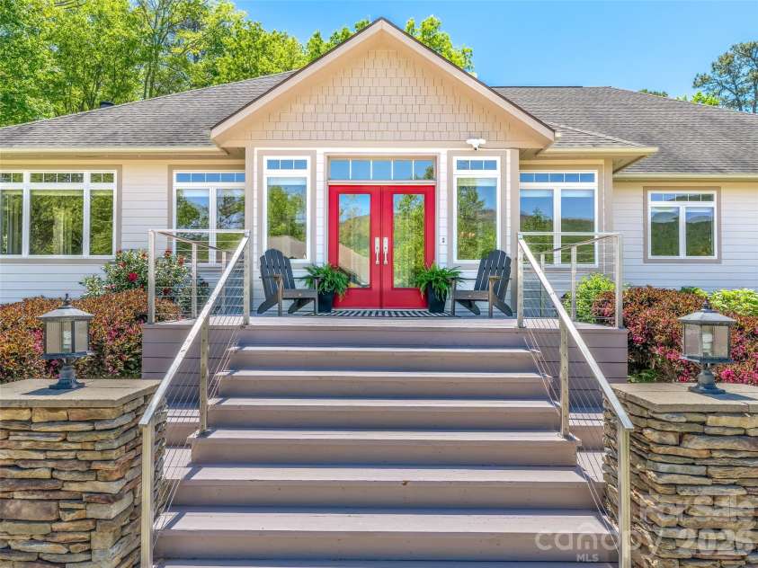 16 Chickadee Lane, Fairview, NC 28730.  MLS# CAR4375126, YatesRealty ID 18349. Welcome home