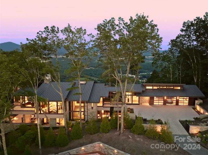 515 Cloud Top Way, Arden, NC 28704.  MLS# CAR4177240, YatesRealty ID 1835. Exterior Front