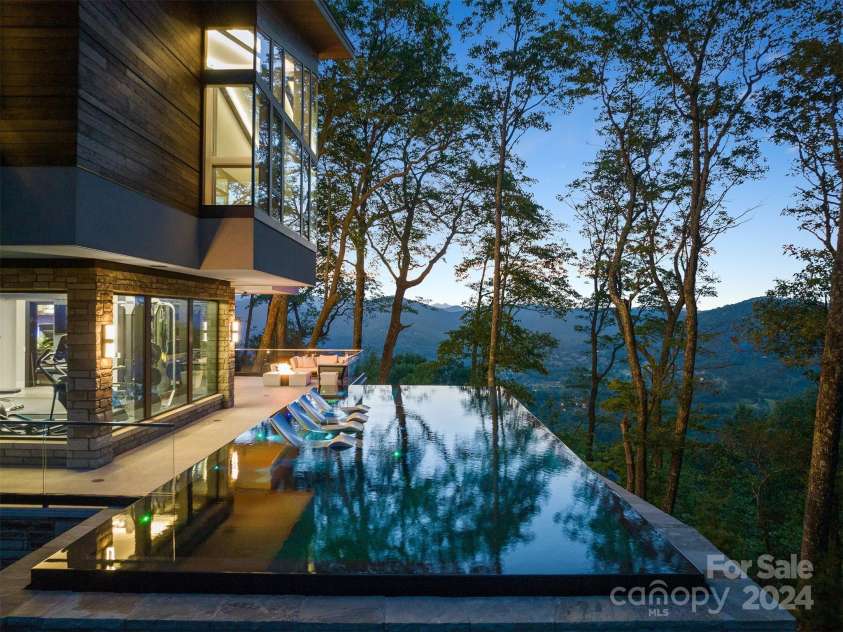 515 Cloud Top Way, Arden, NC 28704.  MLS# CAR4177240, YatesRealty ID 1835. Infinity Pool