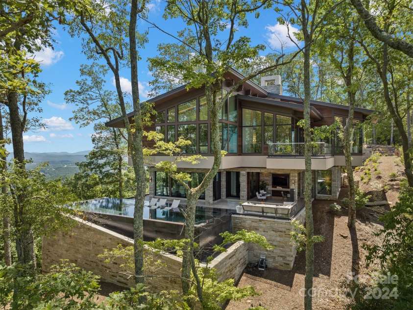 515 Cloud Top Way, Arden, NC 28704.  MLS# CAR4177240, YatesRealty ID 1835. Pool and Cabana