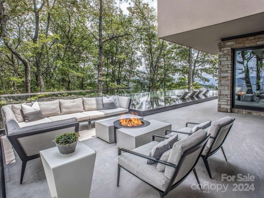 515 Cloud Top Way, Arden, NC 28704.  MLS# CAR4177240, YatesRealty ID 1835. Pool and Cabana