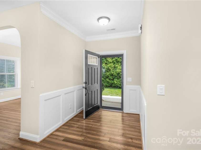 202 Watchtower Court, Winston Salem, NC 27127.  MLS# CAR4268660, YatesRealty ID 18351. 