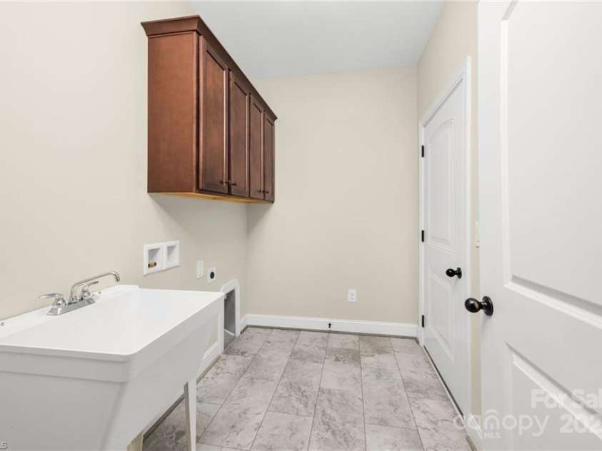 202 Watchtower Court, Winston Salem, NC 27127.  MLS# CAR4268660, YatesRealty ID 18351. 