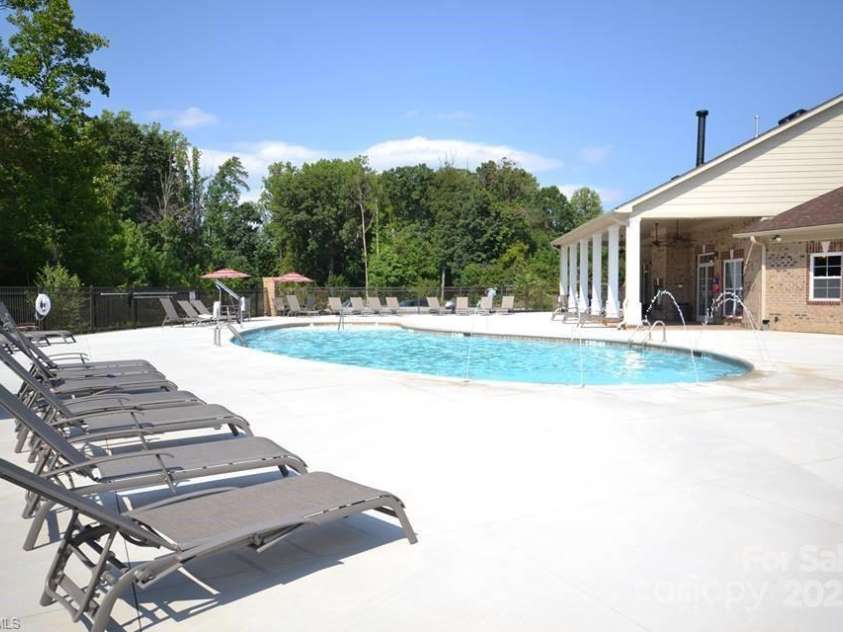 202 Watchtower Court, Winston Salem, NC 27127.  MLS# CAR4268660, YatesRealty ID 18351. 