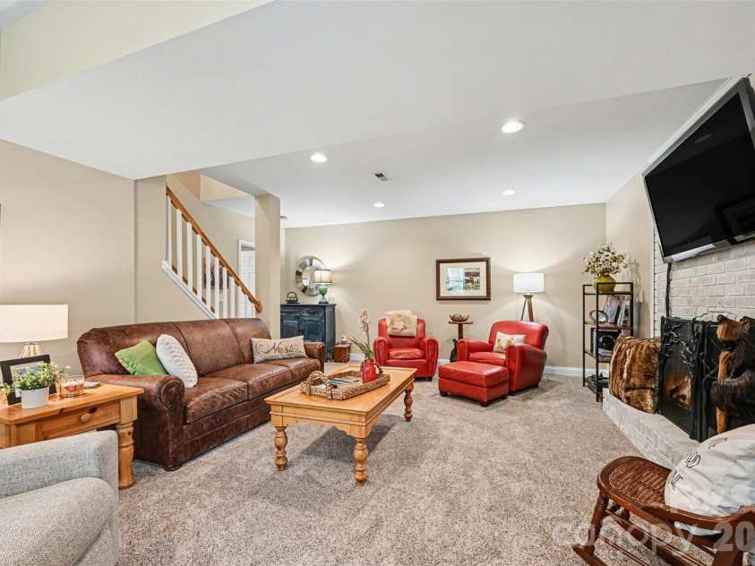 2511 Heritage Circle, Statesville, NC 28625.  MLS# CAR4328424, YatesRealty ID 18351. 