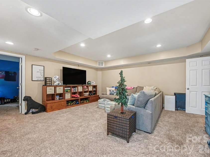 2511 Heritage Circle, Statesville, NC 28625.  MLS# CAR4328424, YatesRealty ID 18351. 