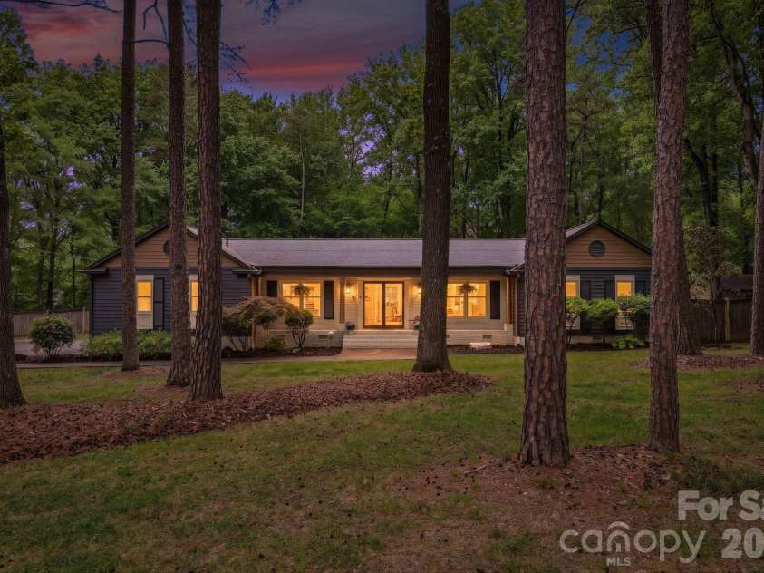 20200 Floral Lane, Cornelius, NC 28031.  MLS# CAR4374755, YatesRealty ID 18352. 