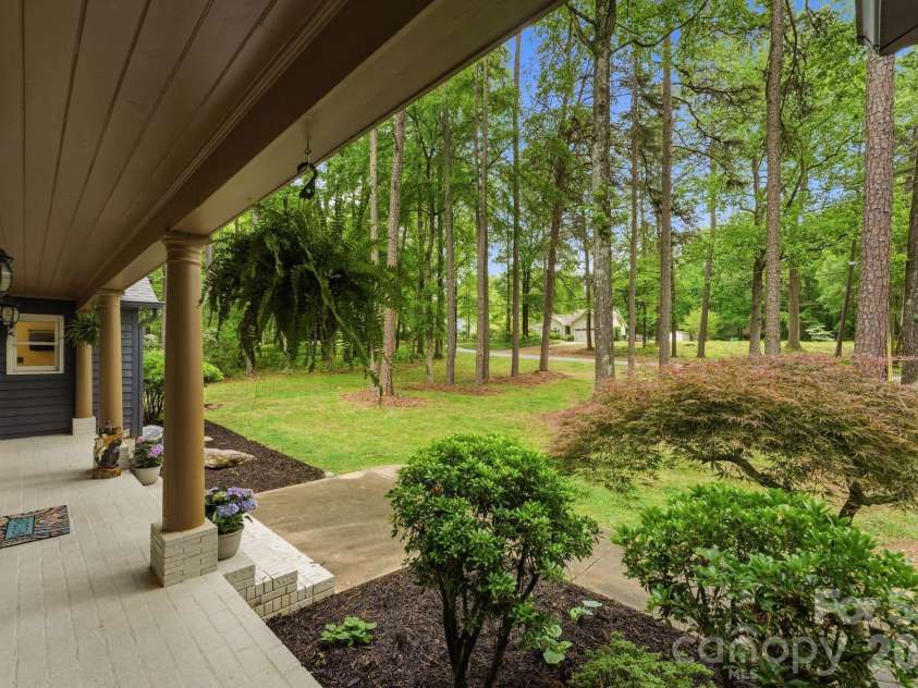 20200 Floral Lane, Cornelius, NC 28031.  MLS# CAR4374755, YatesRealty ID 18352. 