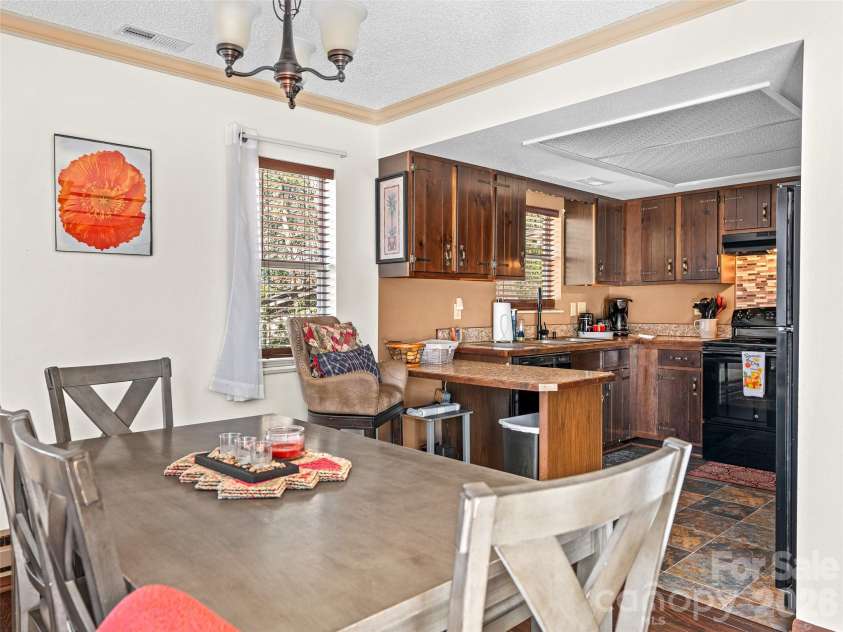 174 Pleasant Ridge, Maggie Valley, NC 28751.  MLS# CAR4349754, YatesRealty ID 18353. 