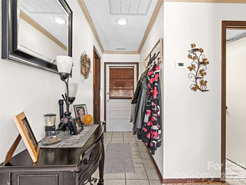 174 Pleasant Ridge, Maggie Valley, NC 28751.  MLS# CAR4349754, YatesRealty ID 18353. 