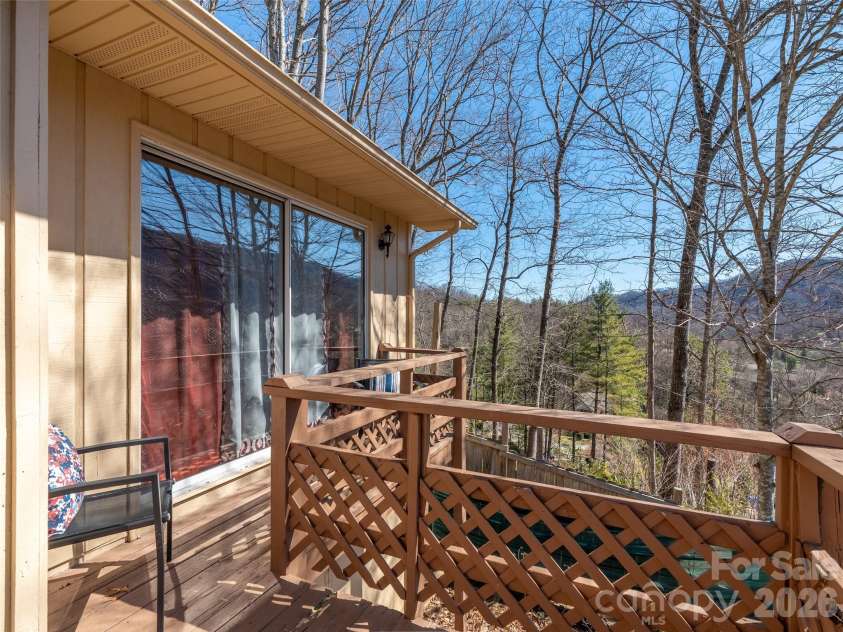 174 Pleasant Ridge, Maggie Valley, NC 28751.  MLS# CAR4349754, YatesRealty ID 18353. 