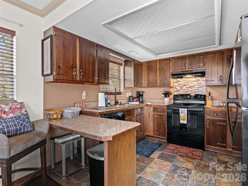 174 Pleasant Ridge, Maggie Valley, NC 28751.  MLS# CAR4349754, YatesRealty ID 18353. 