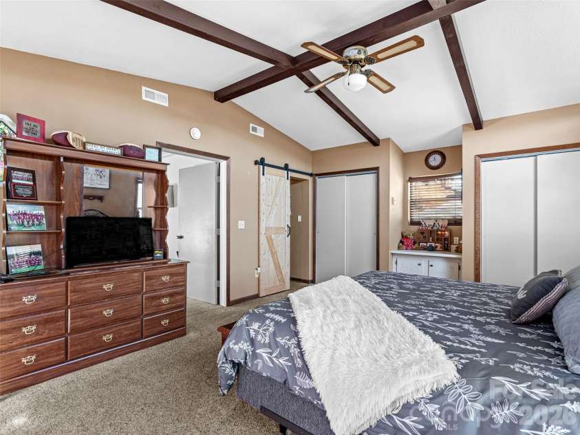 174 Pleasant Ridge, Maggie Valley, NC 28751.  MLS# CAR4349754, YatesRealty ID 18353. 