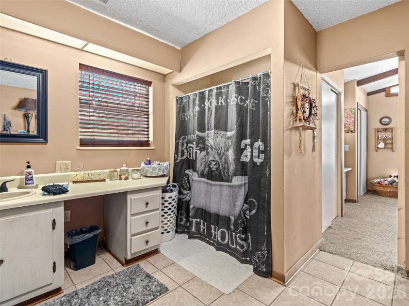 174 Pleasant Ridge, Maggie Valley, NC 28751.  MLS# CAR4349754, YatesRealty ID 18353. 