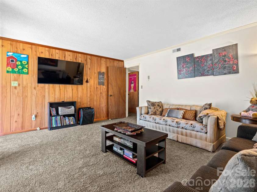 174 Pleasant Ridge, Maggie Valley, NC 28751.  MLS# CAR4349754, YatesRealty ID 18353. 