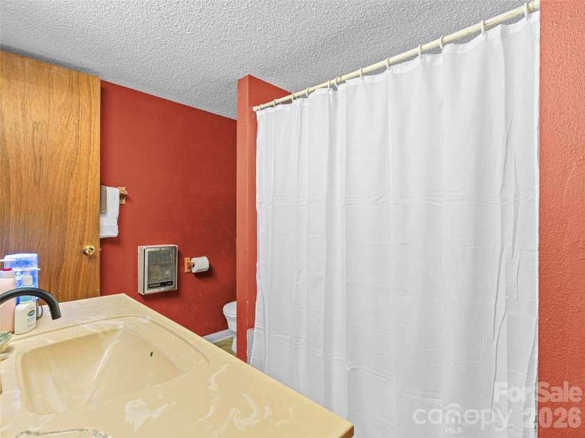 174 Pleasant Ridge, Maggie Valley, NC 28751.  MLS# CAR4349754, YatesRealty ID 18353. 