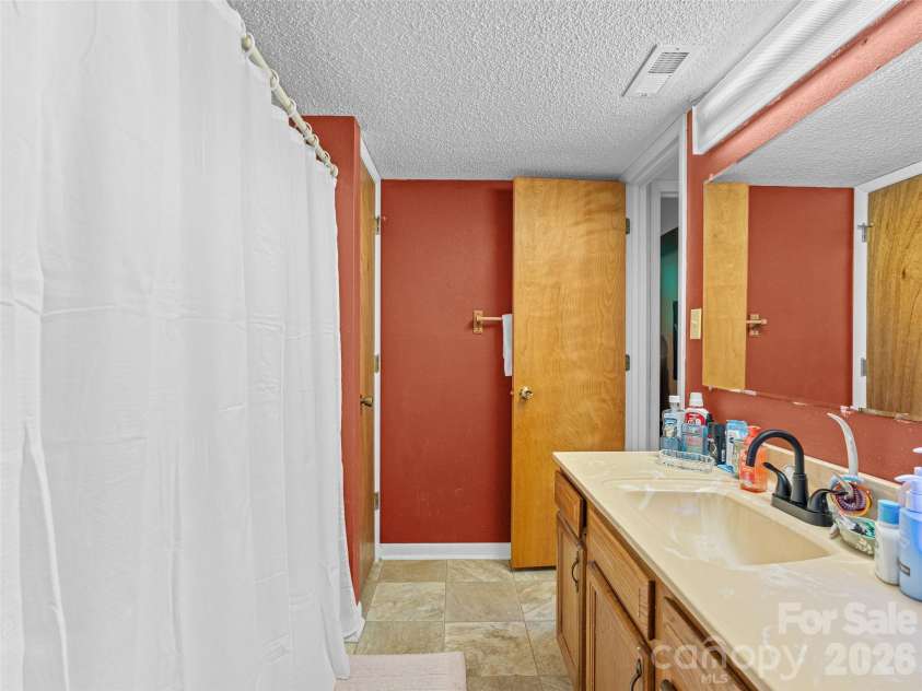 174 Pleasant Ridge, Maggie Valley, NC 28751.  MLS# CAR4349754, YatesRealty ID 18353. 