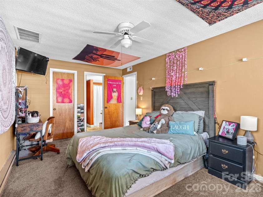 174 Pleasant Ridge, Maggie Valley, NC 28751.  MLS# CAR4349754, YatesRealty ID 18353. 