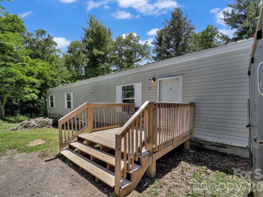 30 Little Rock Road, Newland, NC 28657.  MLS# CAR4377605, YatesRealty ID 18355. 