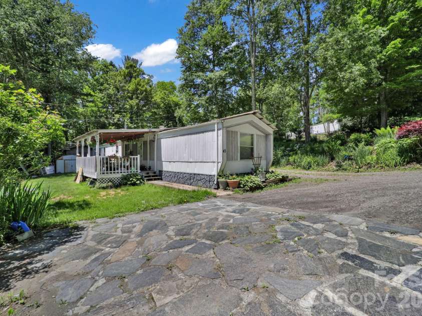 30 Little Rock Road, Newland, NC 28657.  MLS# CAR4377605, YatesRealty ID 18355. Tenant owned unit