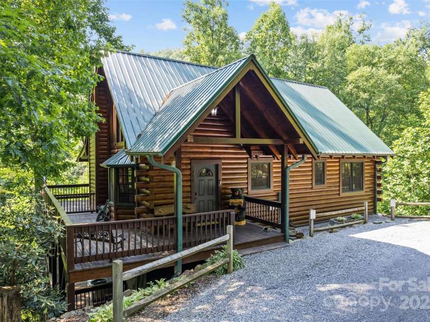 115 Serendipity Lane, Waynesville, NC 28785.  MLS# CAR4265362, YatesRealty ID 18356. 