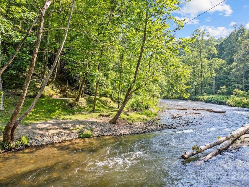 115 Serendipity Lane, Waynesville, NC 28785.  MLS# CAR4265362, YatesRealty ID 18356. 