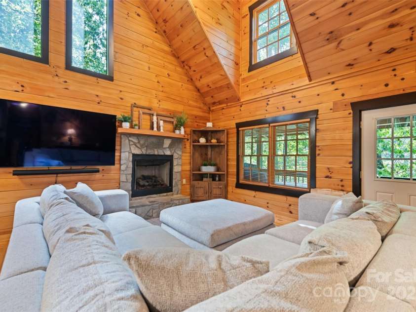115 Serendipity Lane, Waynesville, NC 28785.  MLS# CAR4265362, YatesRealty ID 18356. 