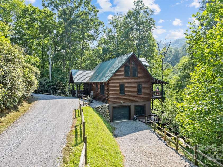 115 Serendipity Lane, Waynesville, NC 28785.  MLS# CAR4265362, YatesRealty ID 18356. 