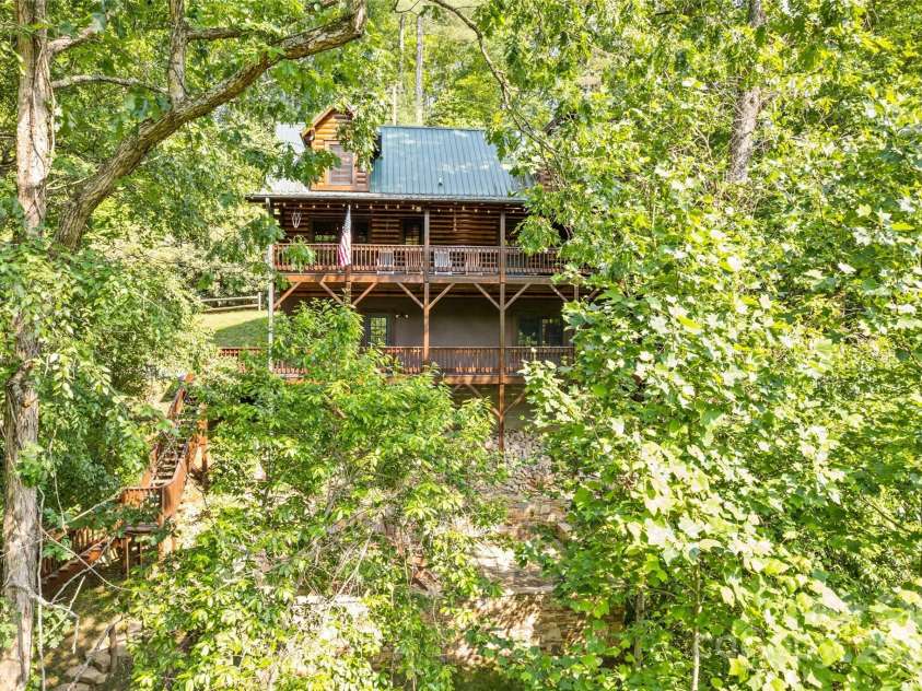 115 Serendipity Lane, Waynesville, NC 28785.  MLS# CAR4265362, YatesRealty ID 18356. 