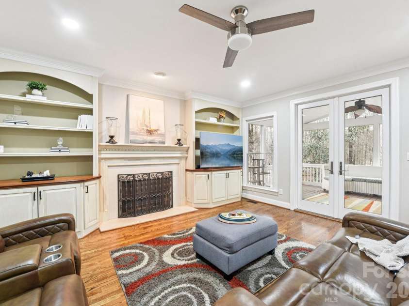 13003 Darby Chase Drive, Charlotte, NC 28277.  MLS# CAR4355354, YatesRealty ID 18356. 