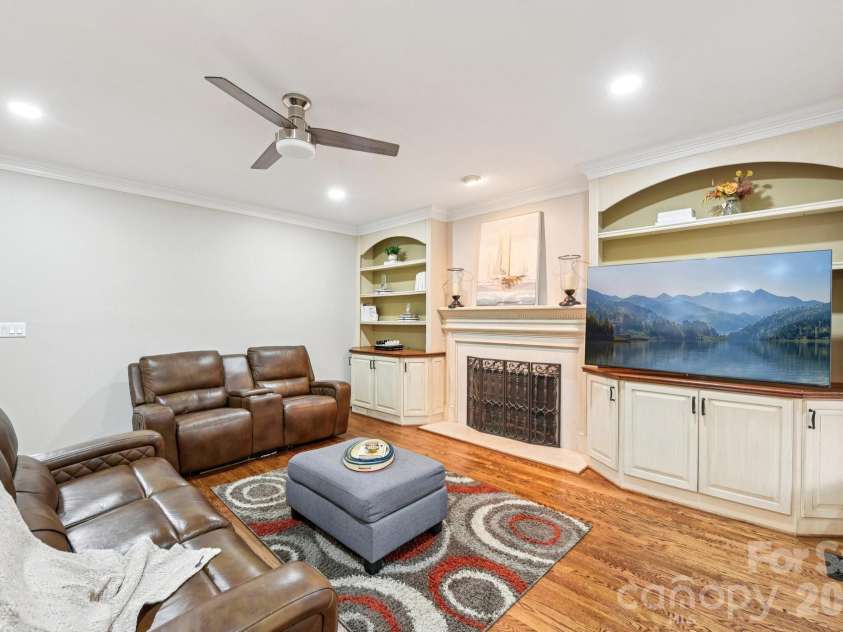 13003 Darby Chase Drive, Charlotte, NC 28277.  MLS# CAR4355354, YatesRealty ID 18356. 