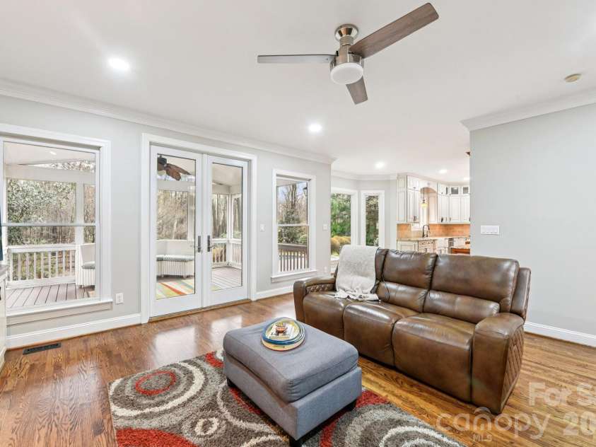13003 Darby Chase Drive, Charlotte, NC 28277.  MLS# CAR4355354, YatesRealty ID 18356. 