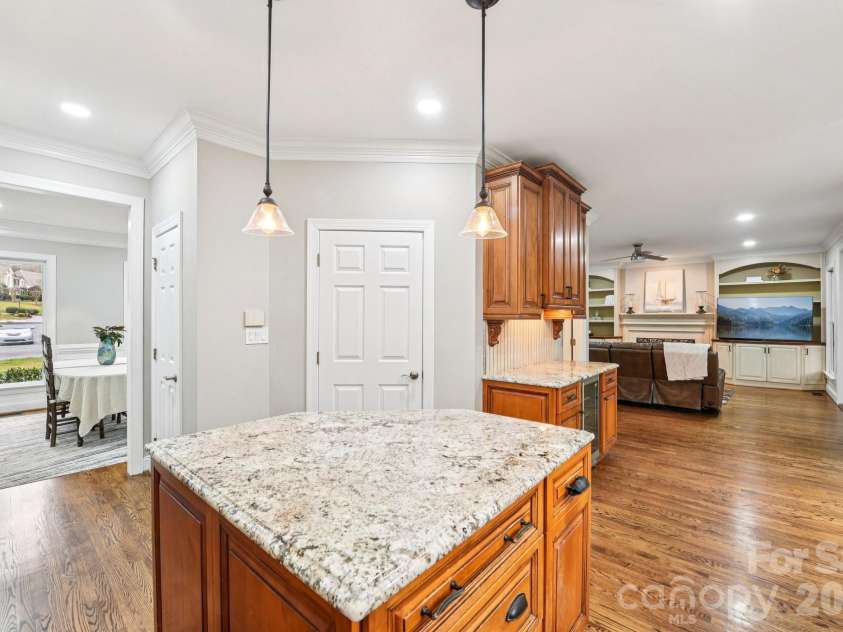13003 Darby Chase Drive, Charlotte, NC 28277.  MLS# CAR4355354, YatesRealty ID 18356. 