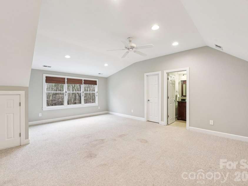 13003 Darby Chase Drive, Charlotte, NC 28277.  MLS# CAR4355354, YatesRealty ID 18356. 