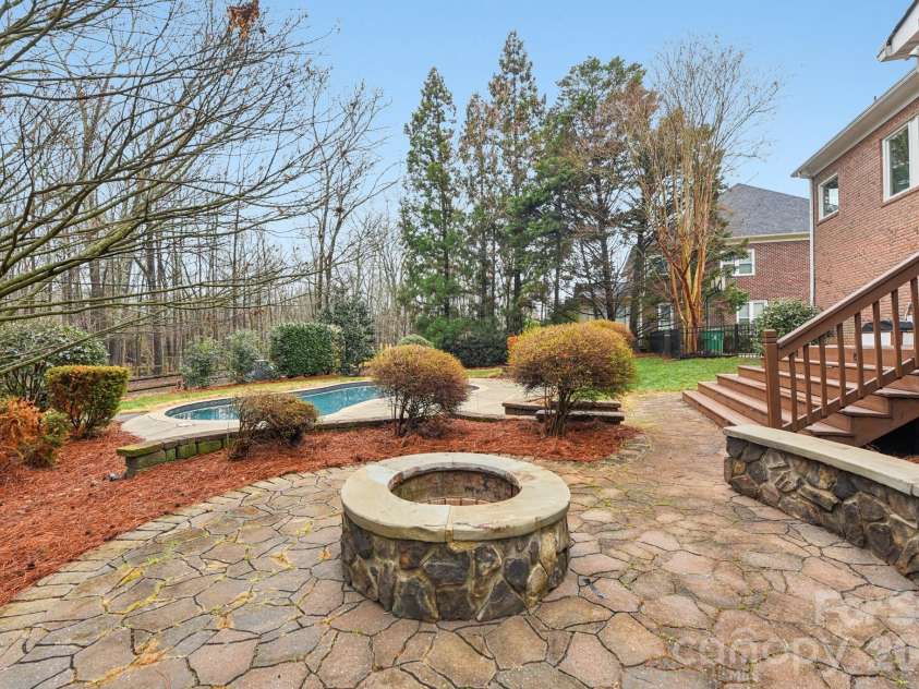 13003 Darby Chase Drive, Charlotte, NC 28277.  MLS# CAR4355354, YatesRealty ID 18356. 