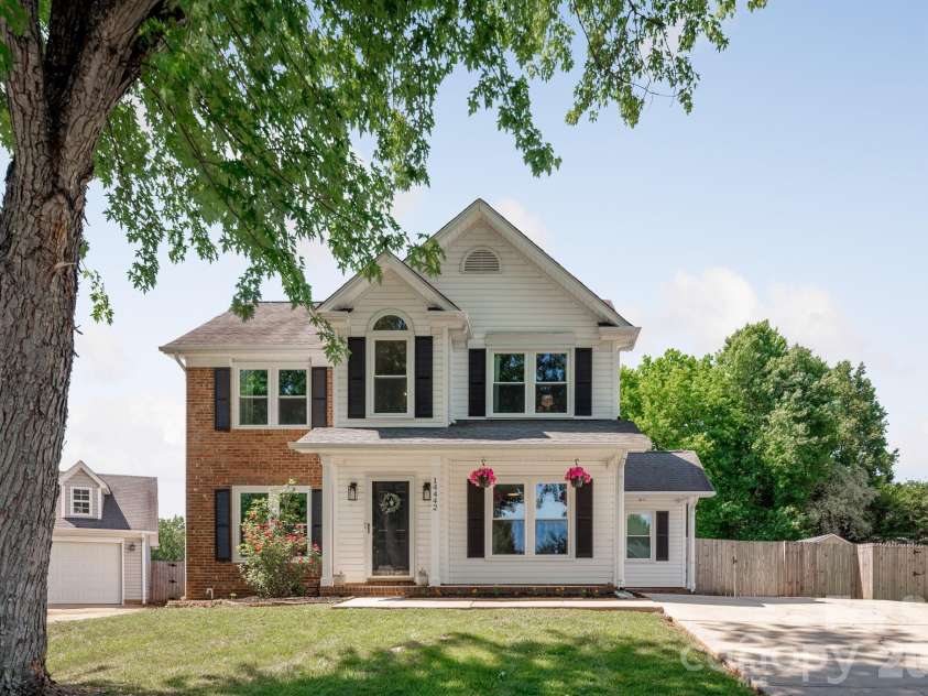 14442 Planters Knob Lane, Charlotte, NC 28273.  MLS# CAR4375802, YatesRealty ID 18357. 