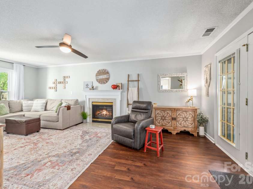 14442 Planters Knob Lane, Charlotte, NC 28273.  MLS# CAR4375802, YatesRealty ID 18357. 