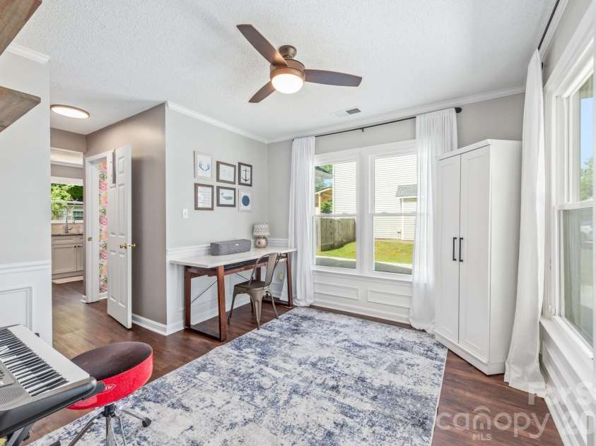 14442 Planters Knob Lane, Charlotte, NC 28273.  MLS# CAR4375802, YatesRealty ID 18357. 