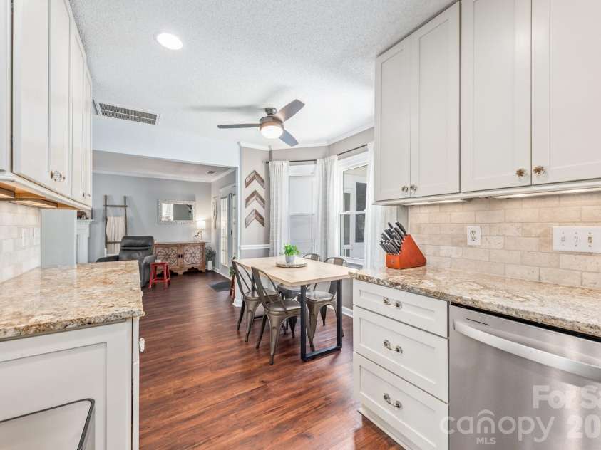 14442 Planters Knob Lane, Charlotte, NC 28273.  MLS# CAR4375802, YatesRealty ID 18357. 