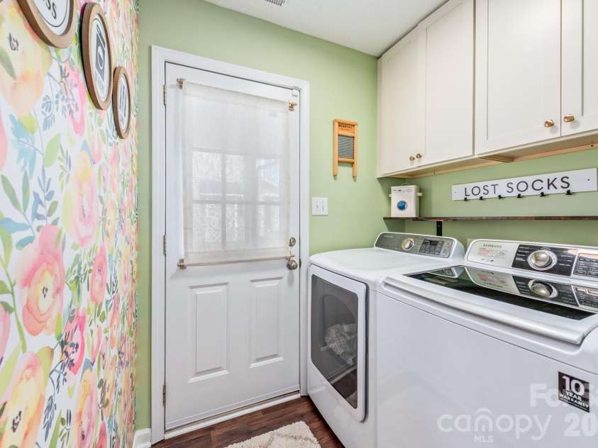 14442 Planters Knob Lane, Charlotte, NC 28273.  MLS# CAR4375802, YatesRealty ID 18357. 